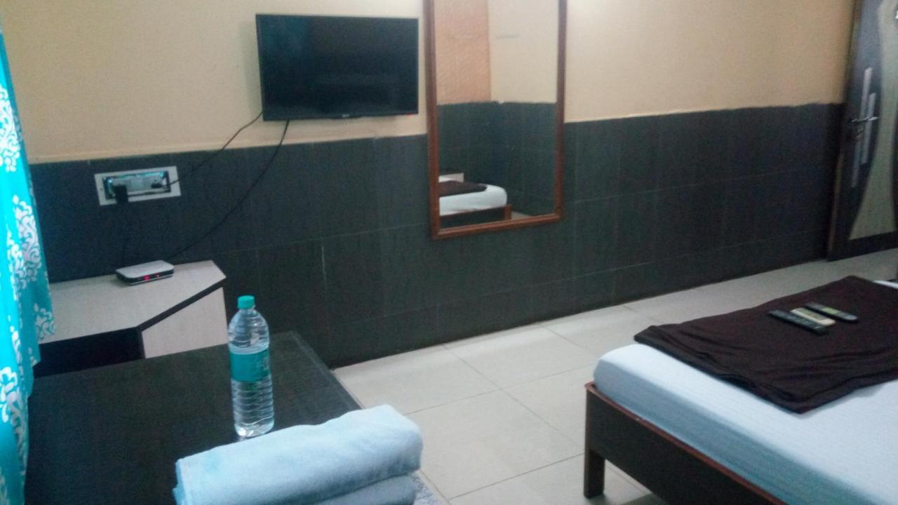 Hotel Sarang Lodge Panvel Ngoại thất bức ảnh